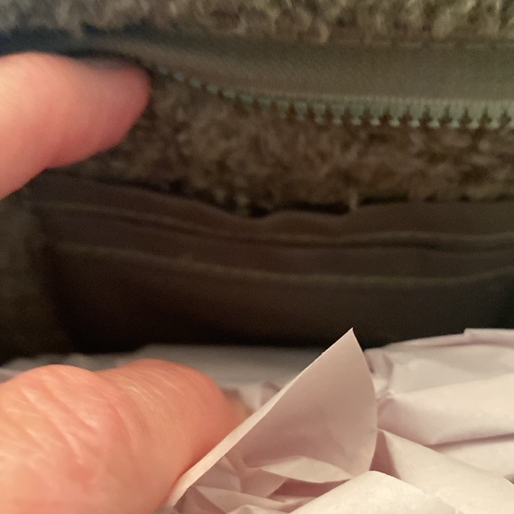 NWT Laundry by Shelli Segal Sherpa Crossbody Bag - Picture 6 of 7